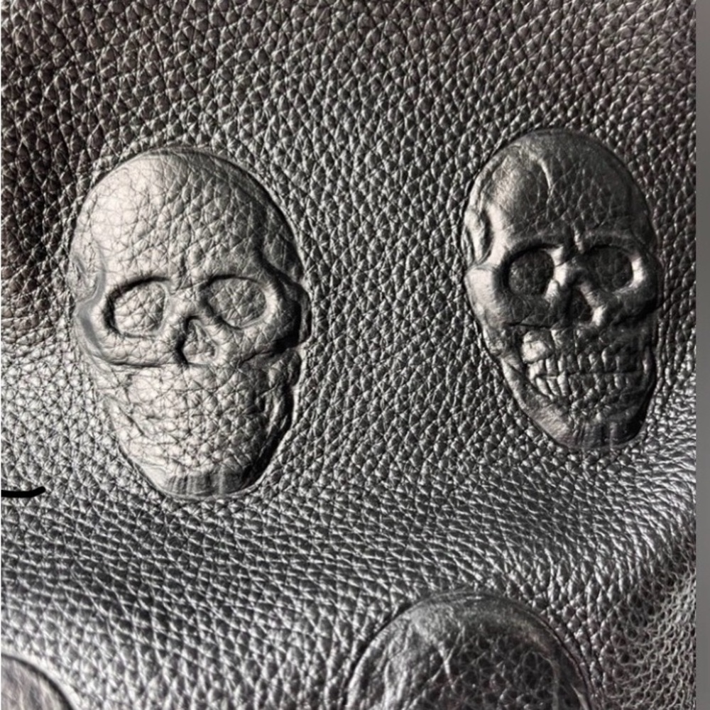 NWT I Opelle Black Skull Embossed Tote Bag with dust bag - Picture 10 of 11